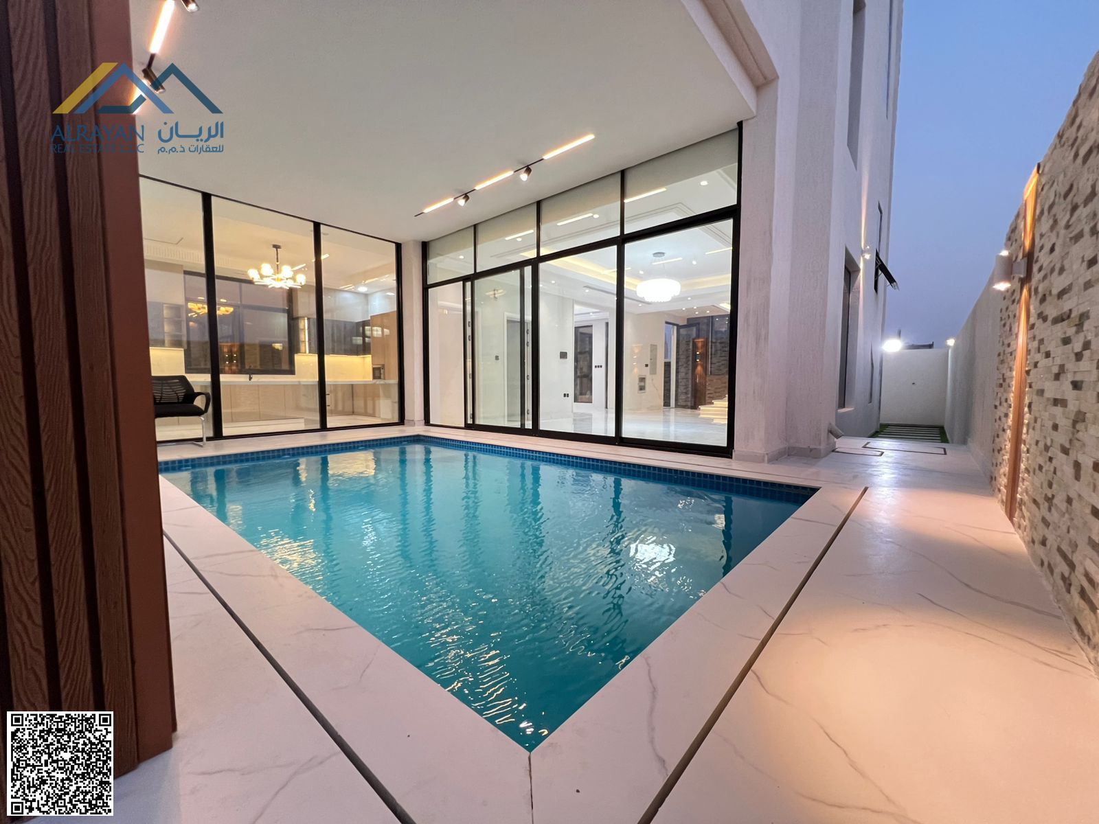 A golden opportunity to own a luxurious villa with a modern design and luxurious finishes, strategically located on a main street.