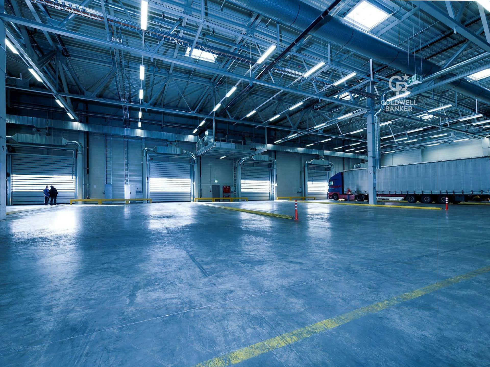 Vacant | Racked | High Ceiling | Loading Bays