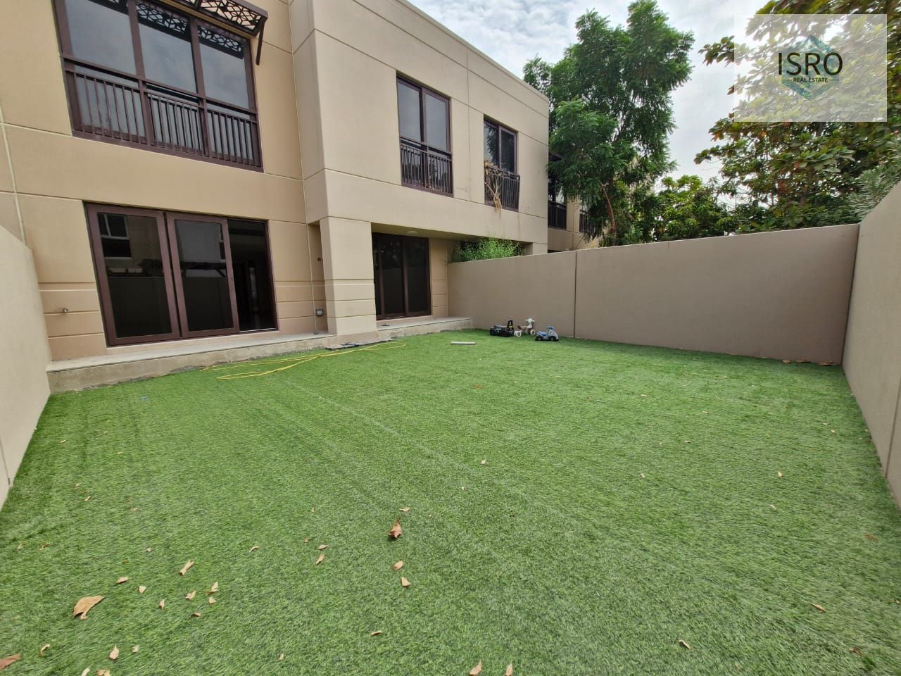 READY TO MOVE 4BEDROOM WITH MAID ROOM GATED COMMUNITY