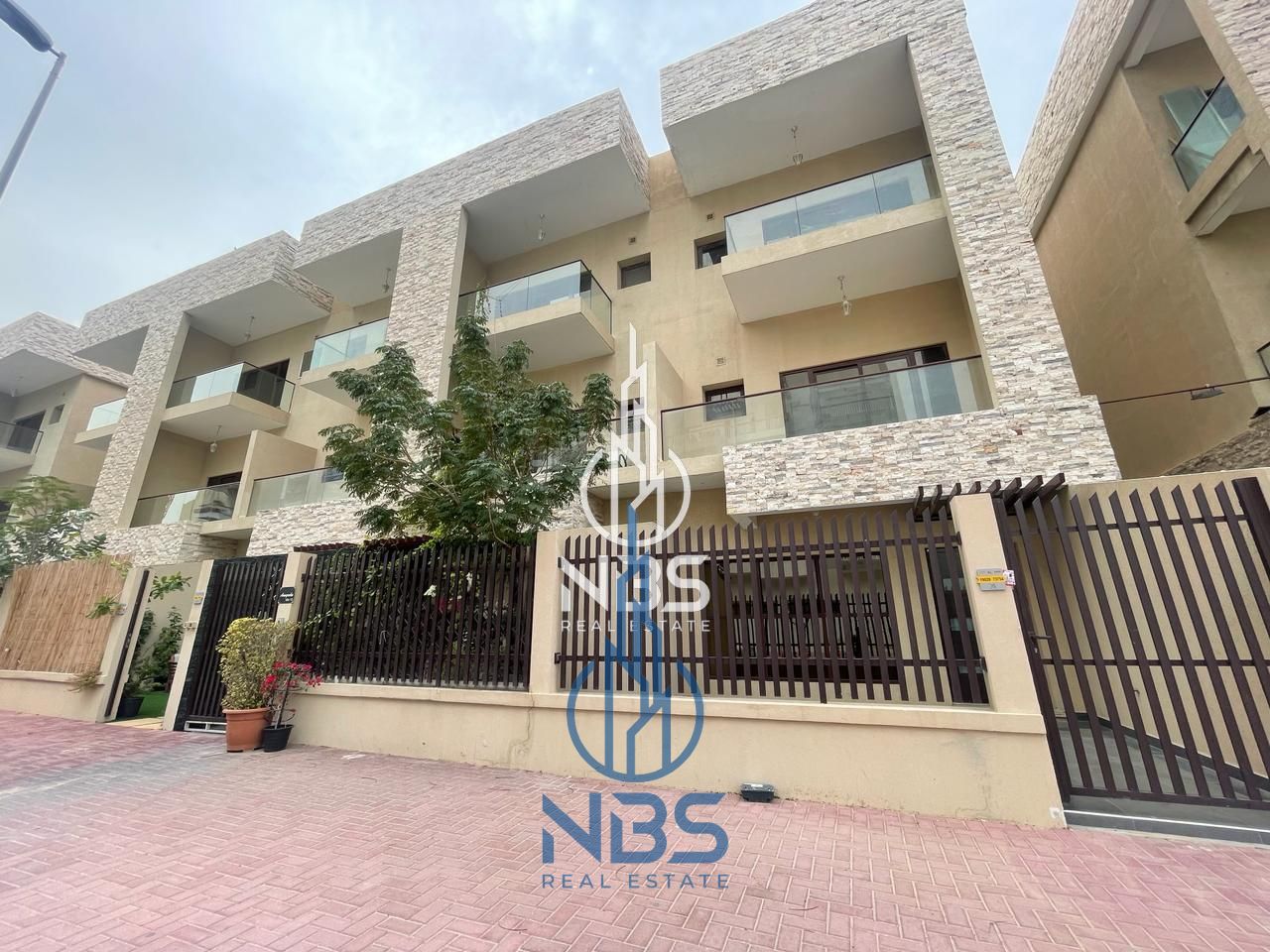 4 Beds Villa | Fully Furnished | Vacant