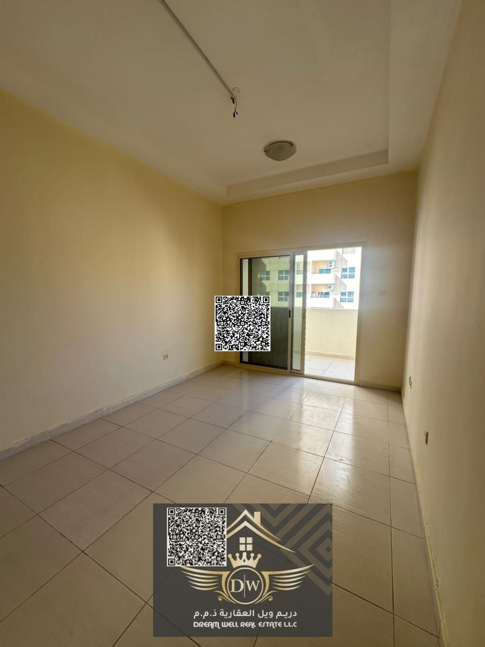 Spacious one bed room close kitchen huge balcony available for sale with parking