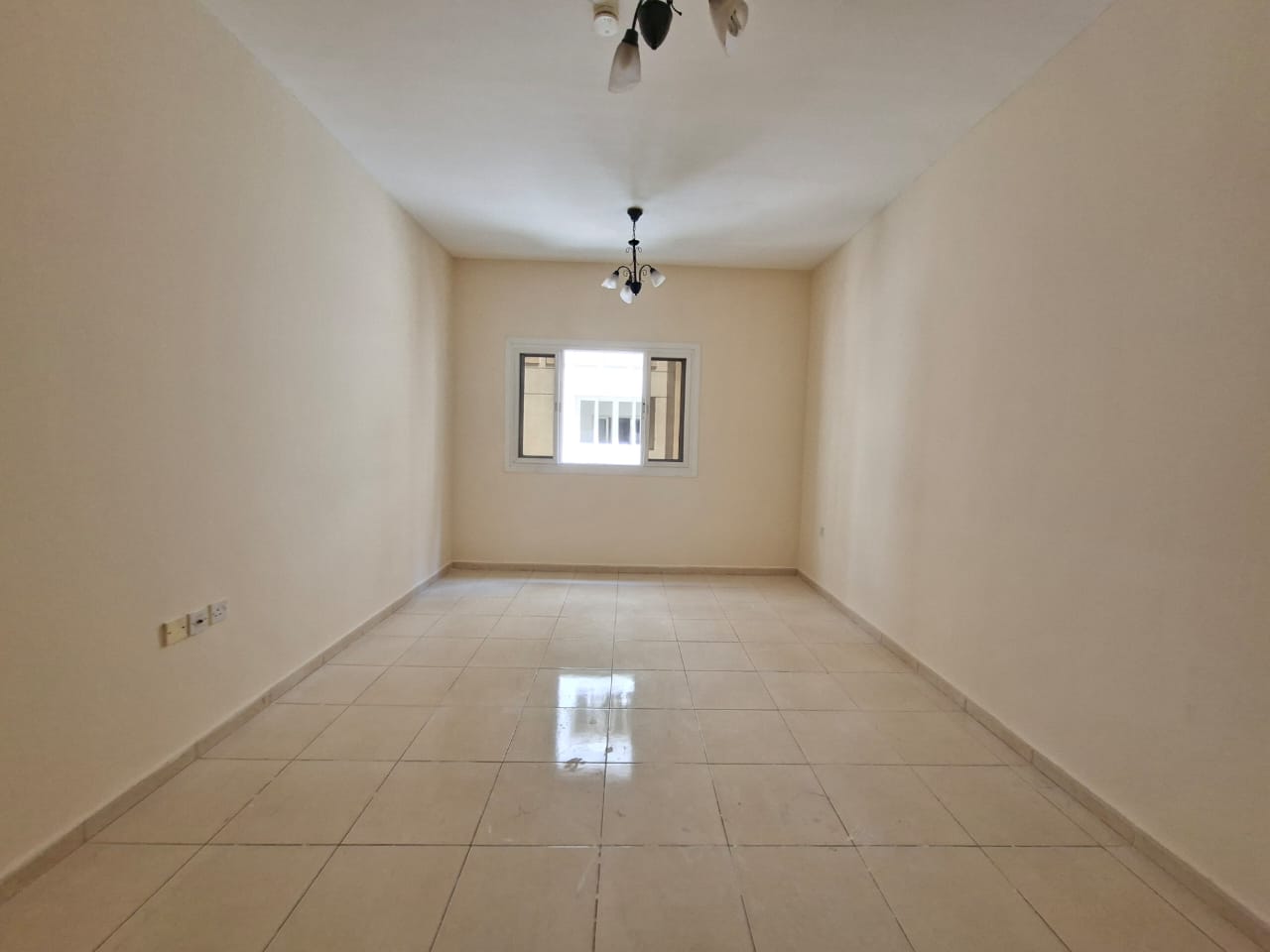 Like brand new building Muwaileh Commercial sharja 1bhk with 2 washroom with master room big apartment