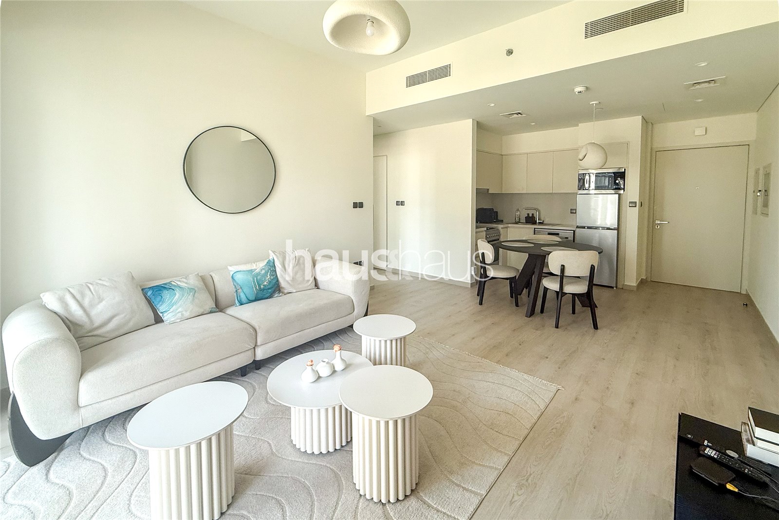 Luxury | Chiller Free | Vacant Dec 8