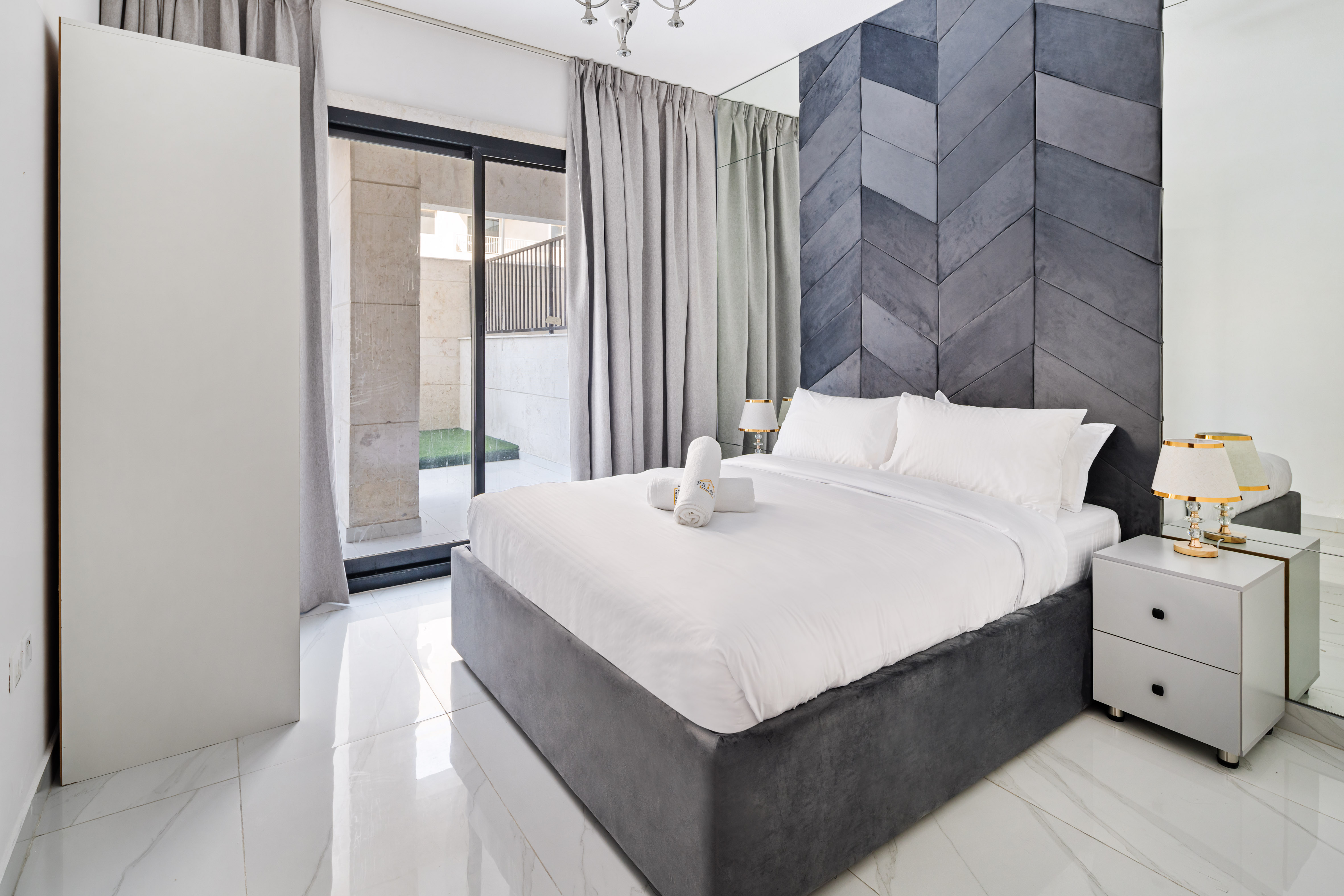 FULLY FURNISHED 1 Bed APARTMENT AT PRIME LOCATION
