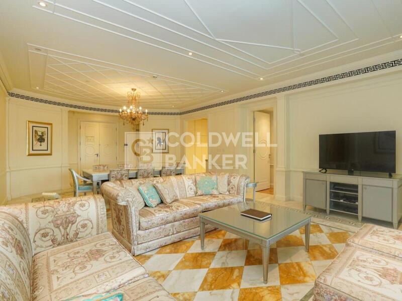 Versace 2BR Condo in Dubai, Culture Village (Jaddaf Waterfront)