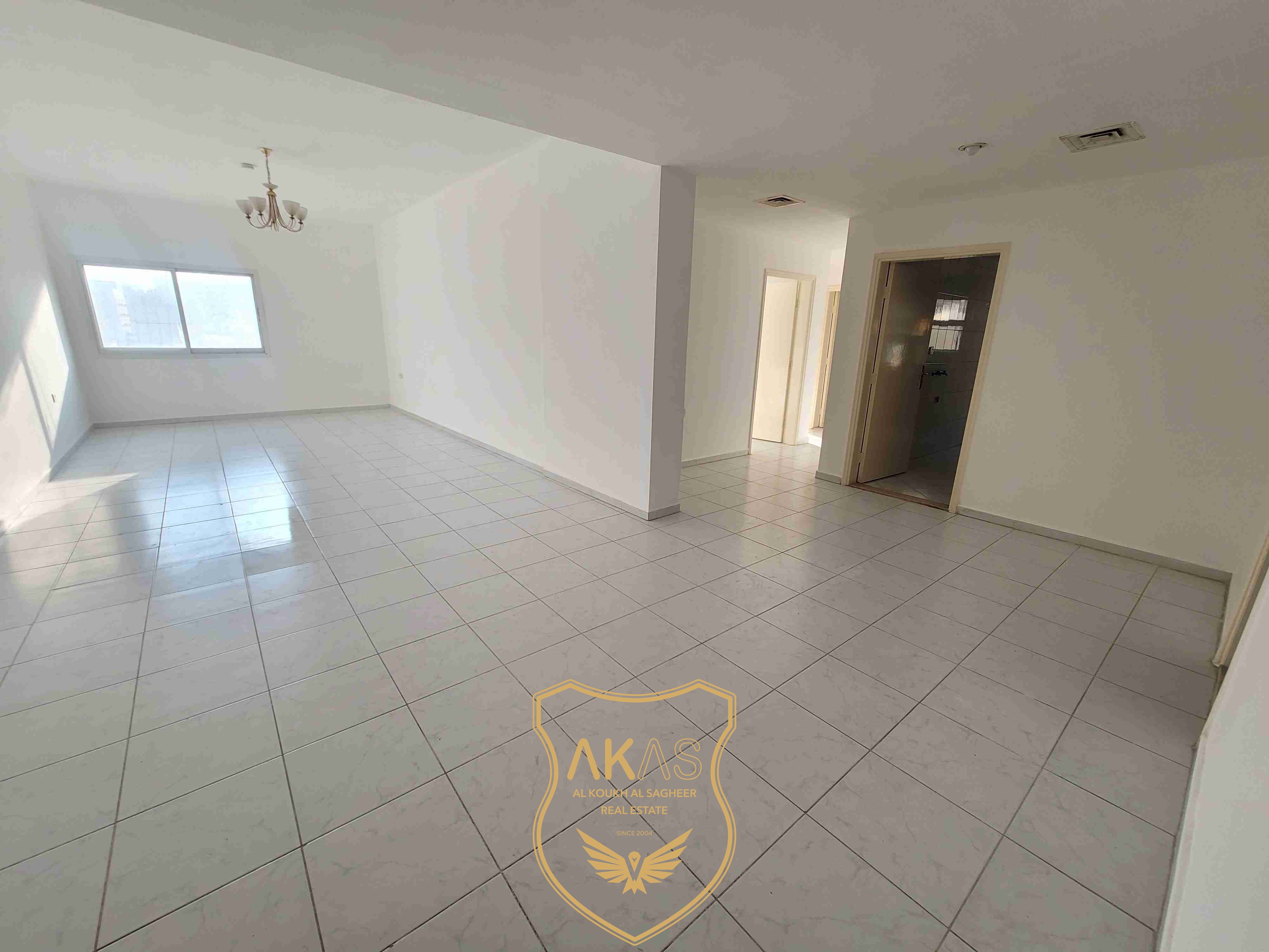 2BHK Spacious Apartment l Ready To Move l With Wardrobe and Big Balcony l Family Building l Central Ac and Gas