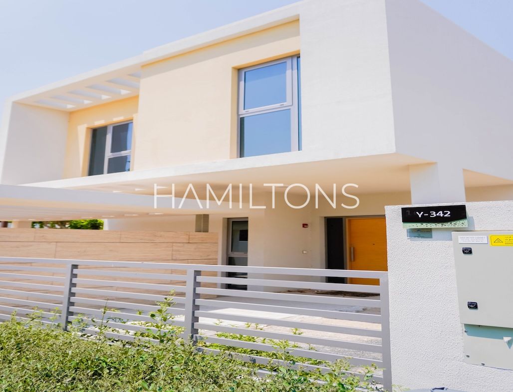 Contemporary Villa | Luxury Community | Resale