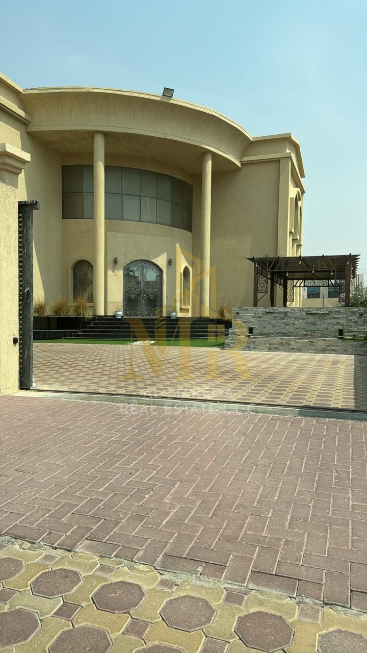 For sale: Luxury villa in Al Yasmeen - Ajman | Large area | Fully furnished | 5 master bedrooms + maid's room | 3 halls + dining table | Price: 3,500,