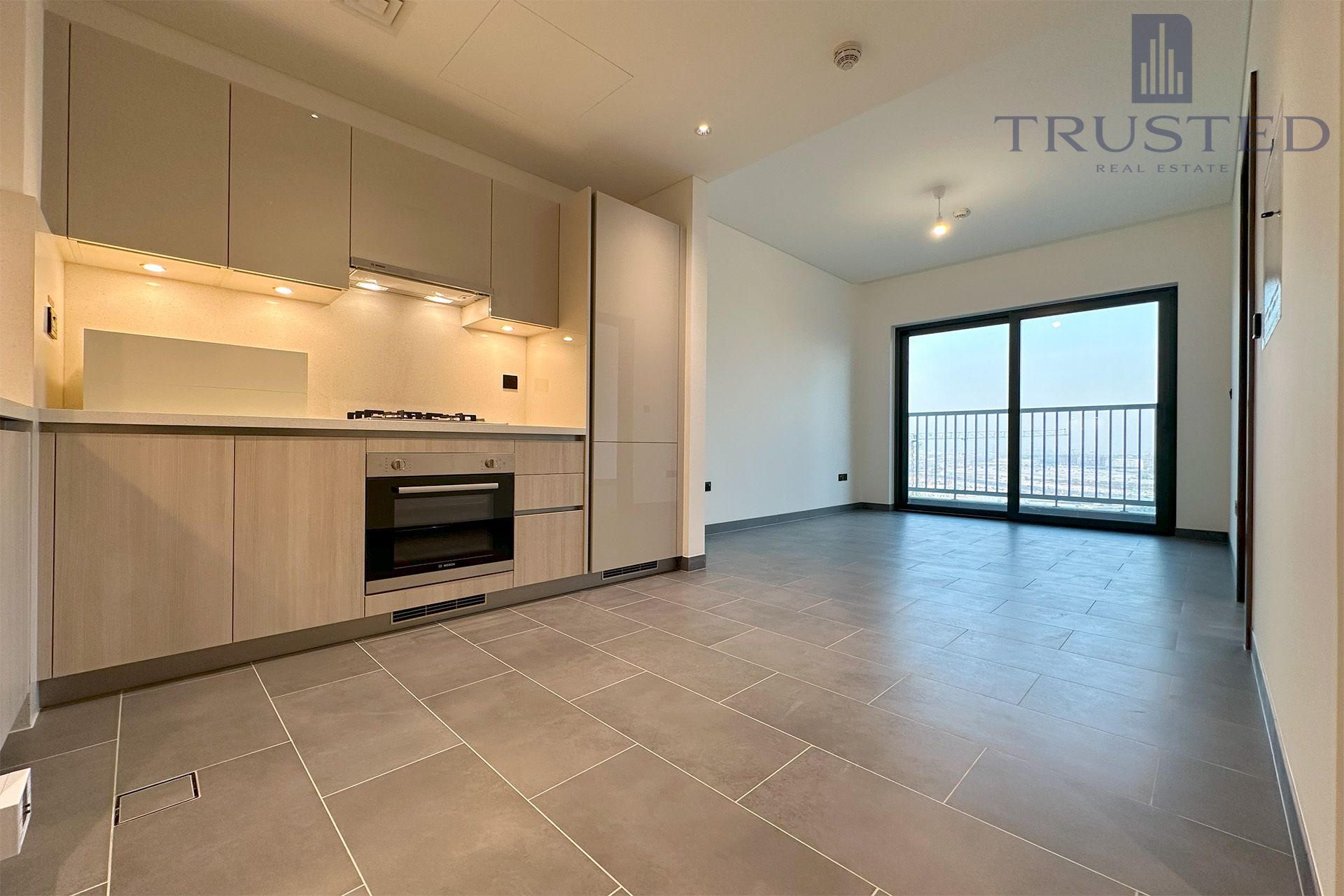 Unfurnished | Ready to Move | Huge Layout