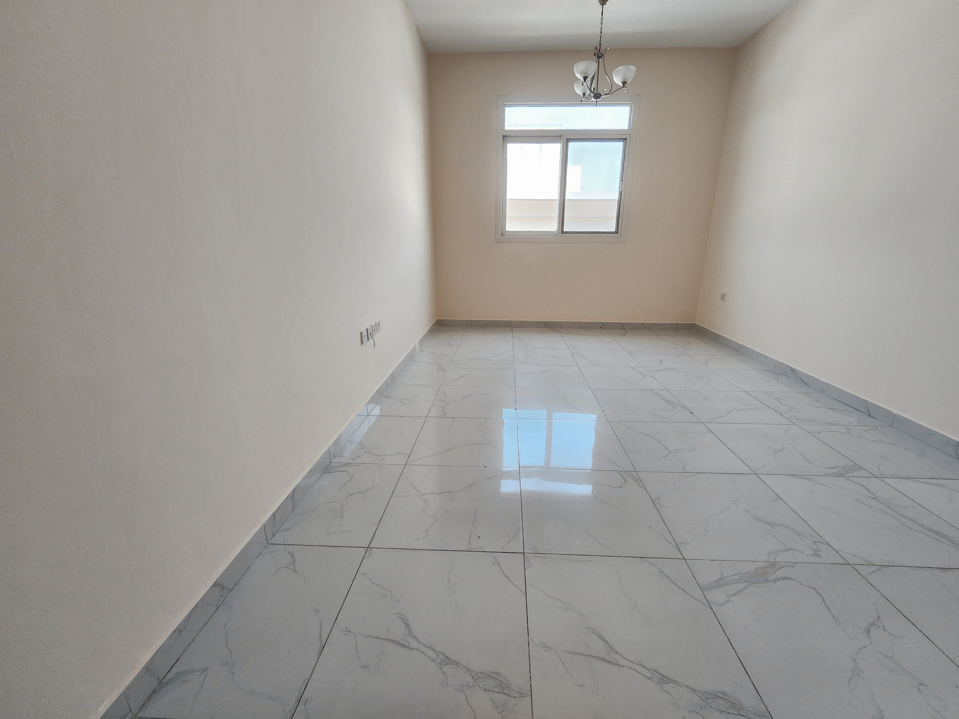 Like new building luxurious spacious neat and clean apartment prime location closed to family park