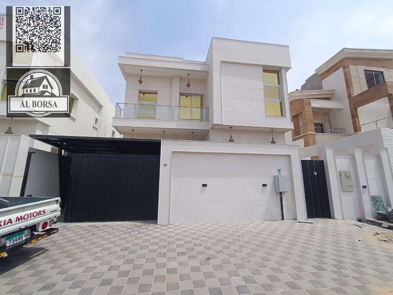 For rent a villa in Al Yasmeen, Ajman, 5 bedrooms, a living room, and a hall, first resident, electricity, citizen