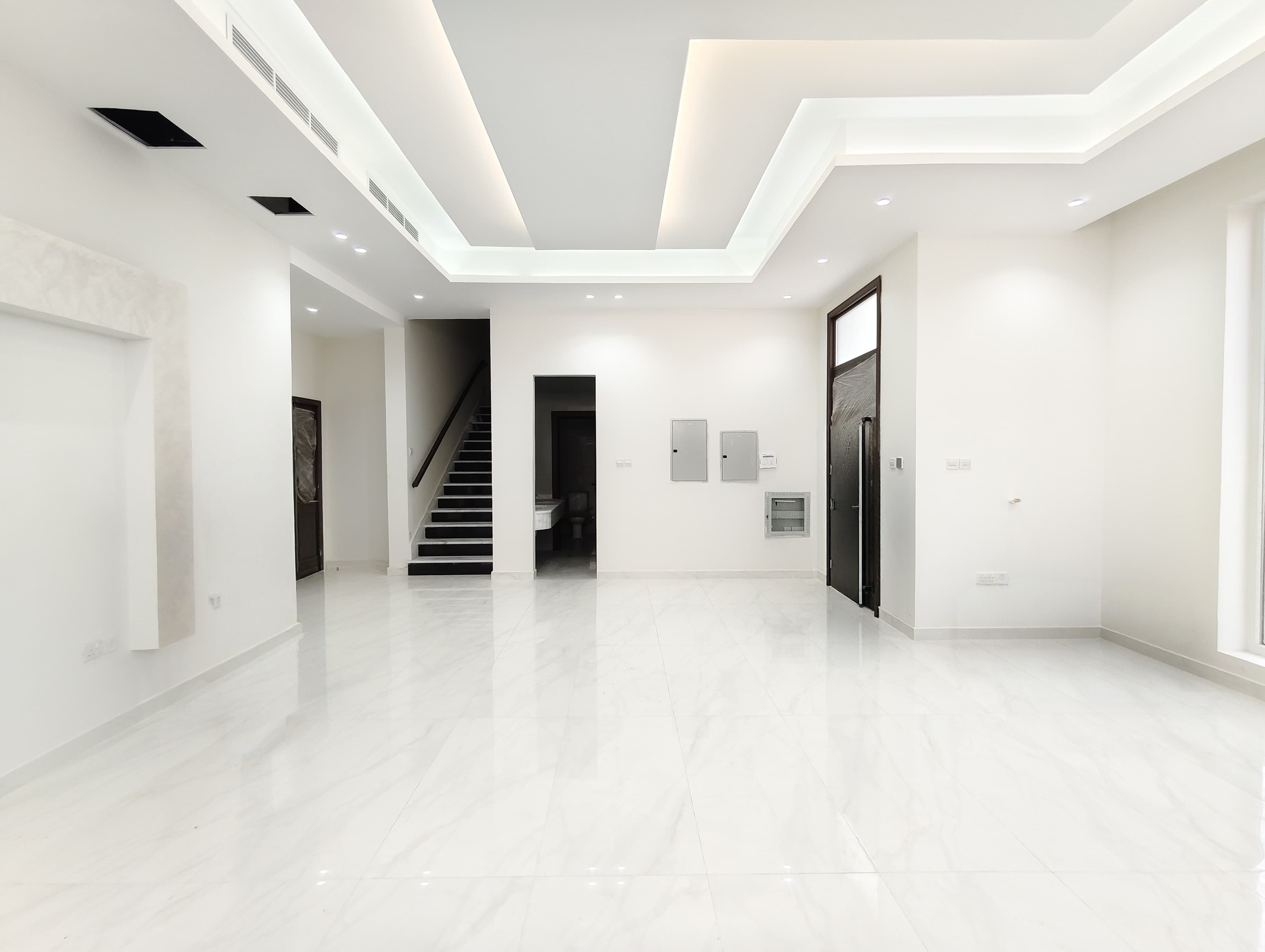 BRAND NEW VILLA 6BHK 9WASHROOM MAID ROOM 2STORI VILLA