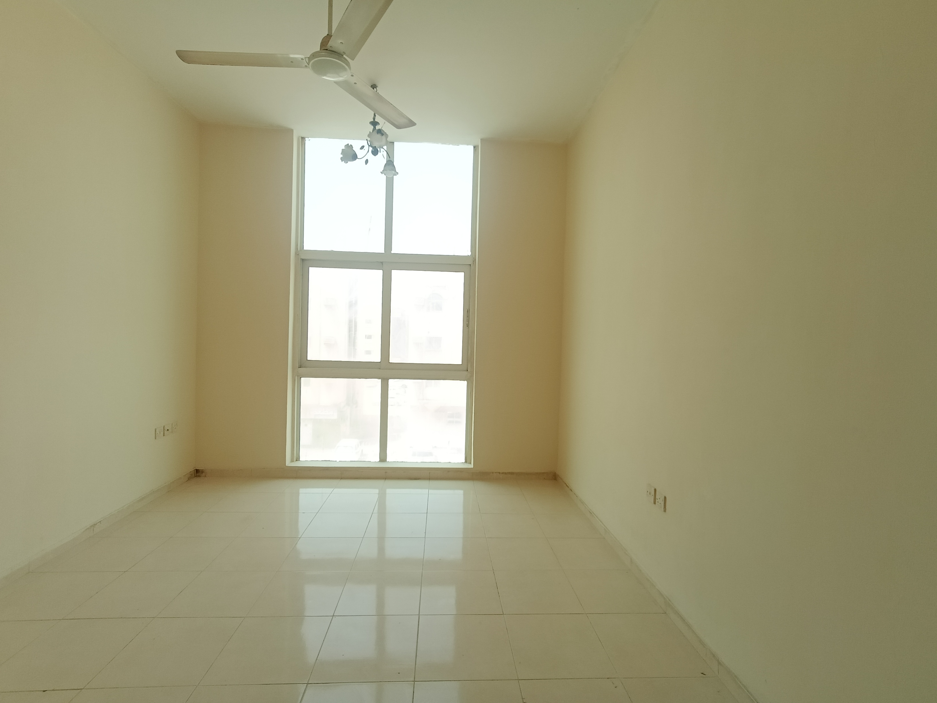 Lavish studio with 1k deposit