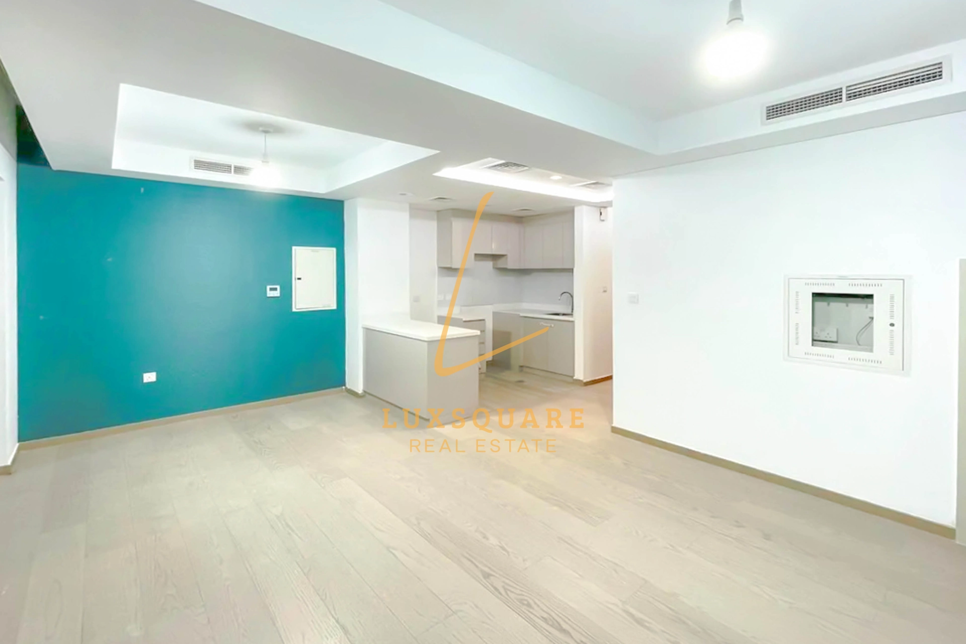 Fully Furnished IReady To Move |Close to Amenities