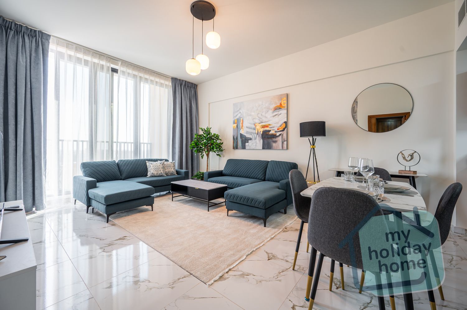 Easy Access to the Beach | Bright 1 Bedroom