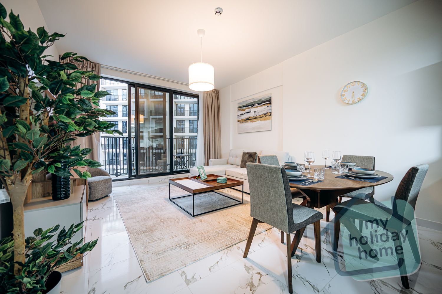 Chic 2-Bedroom Near the Coastline | Beach Access