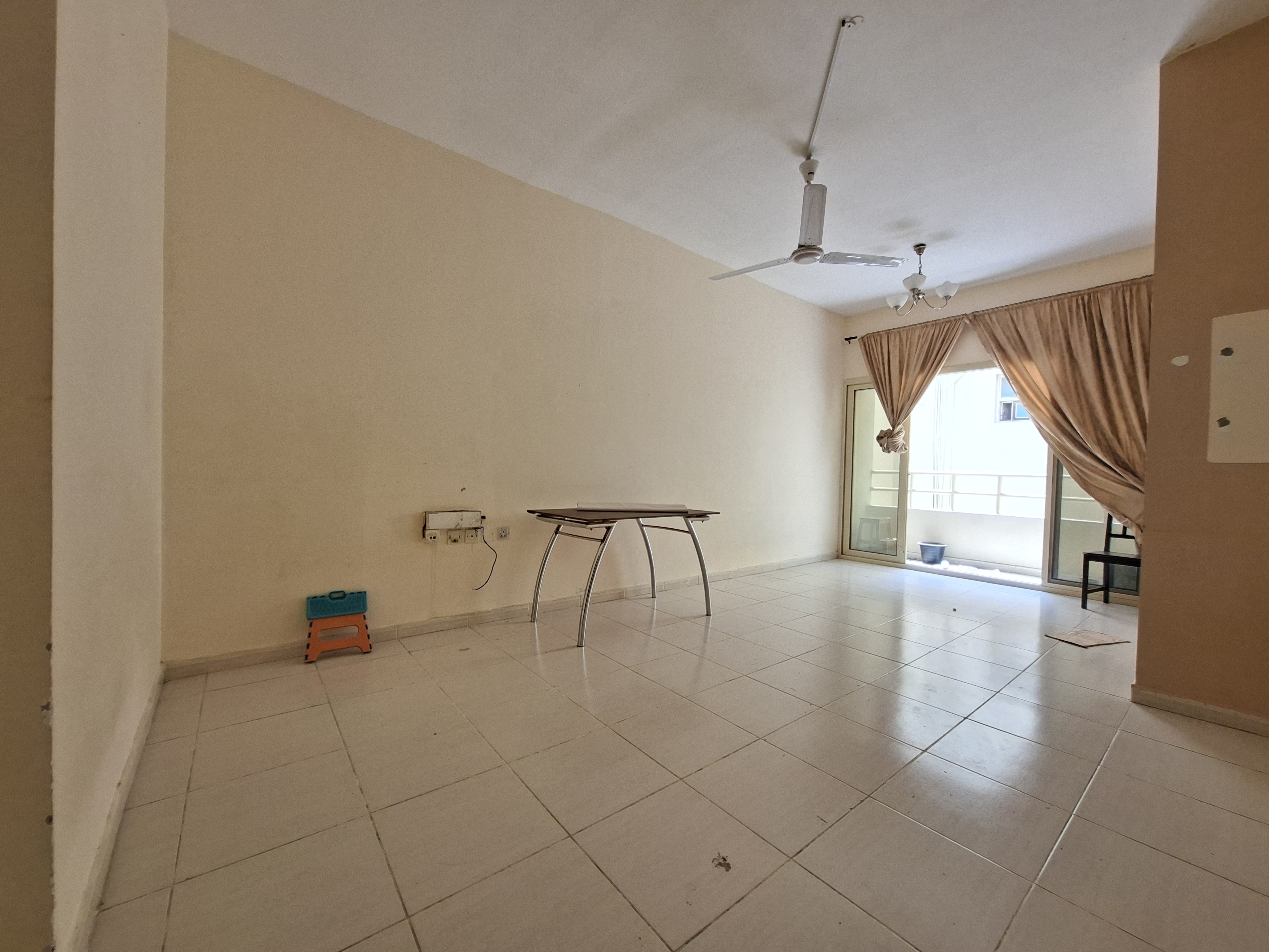 Very big offer Luxury 1. bhk APARTMENT with balcony nearby Safari Mall