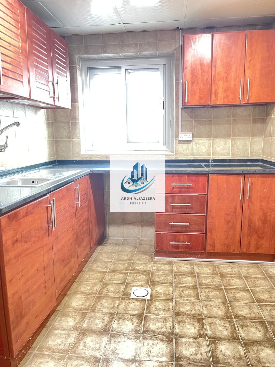 Spacious 1 bhk dubai/sahara center view flat available for rent in al nahda sharjah!