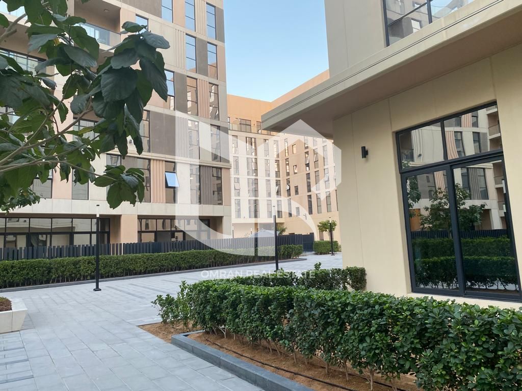 Distinctive investment and residential opportunity - overlooking the pool - freehold