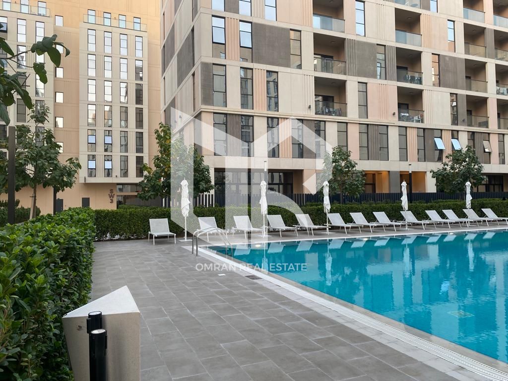 Ready - Freehold - Prime Location - Pool View