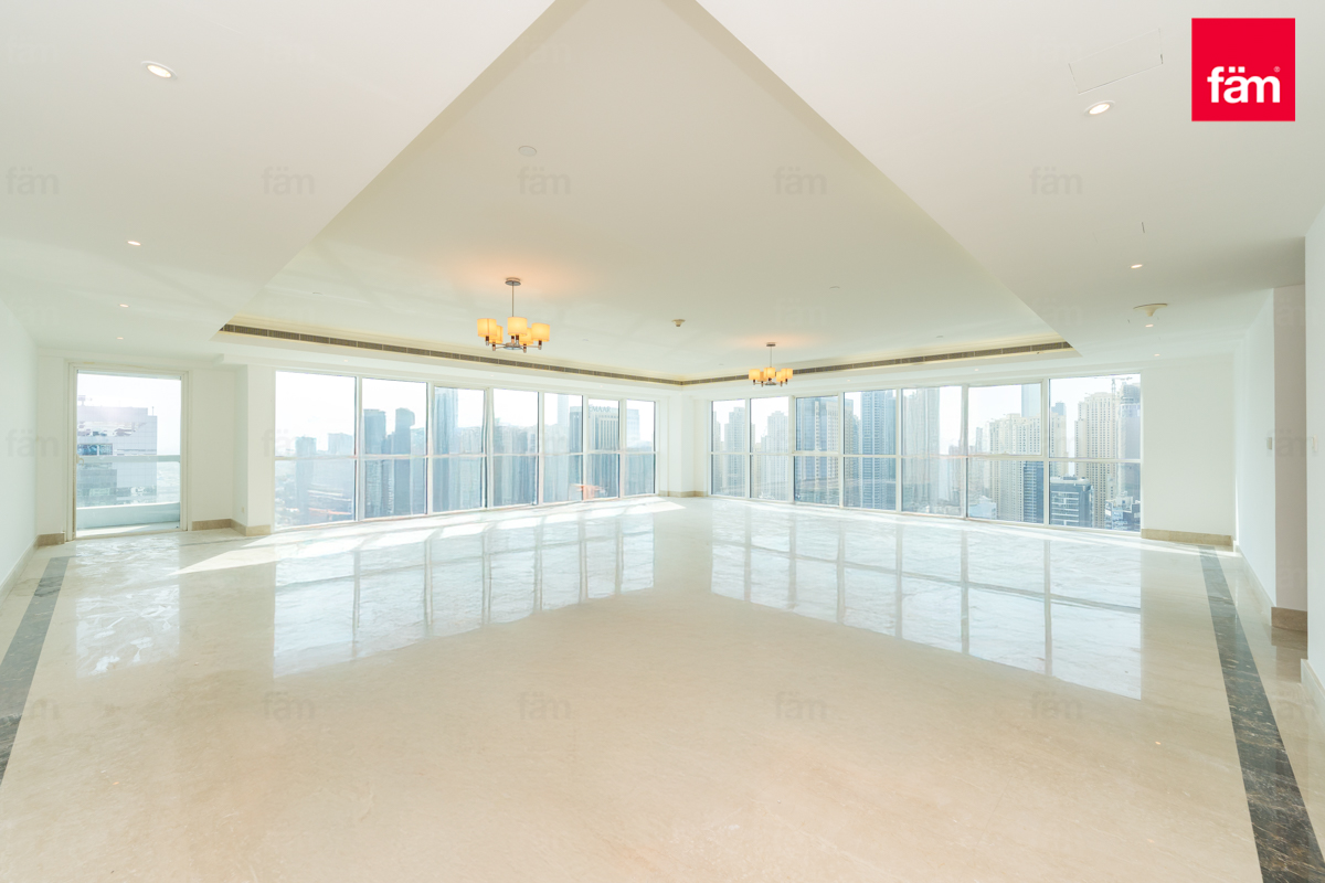 Penthouse | Half Floor | Panoramic Views | Vacant