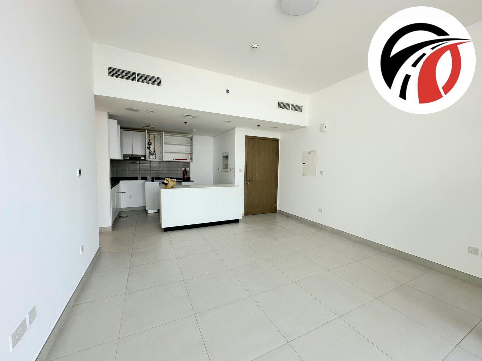 Spacious Apartment ! Park Facing ! Big Size ! With All Aminities ! Ready to Move