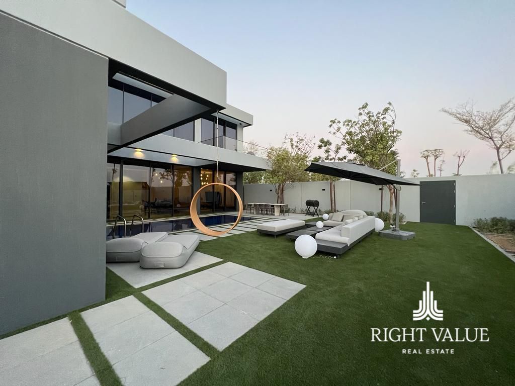 5 bhk Villa with Private Pool |Freehold | 10,072sqft