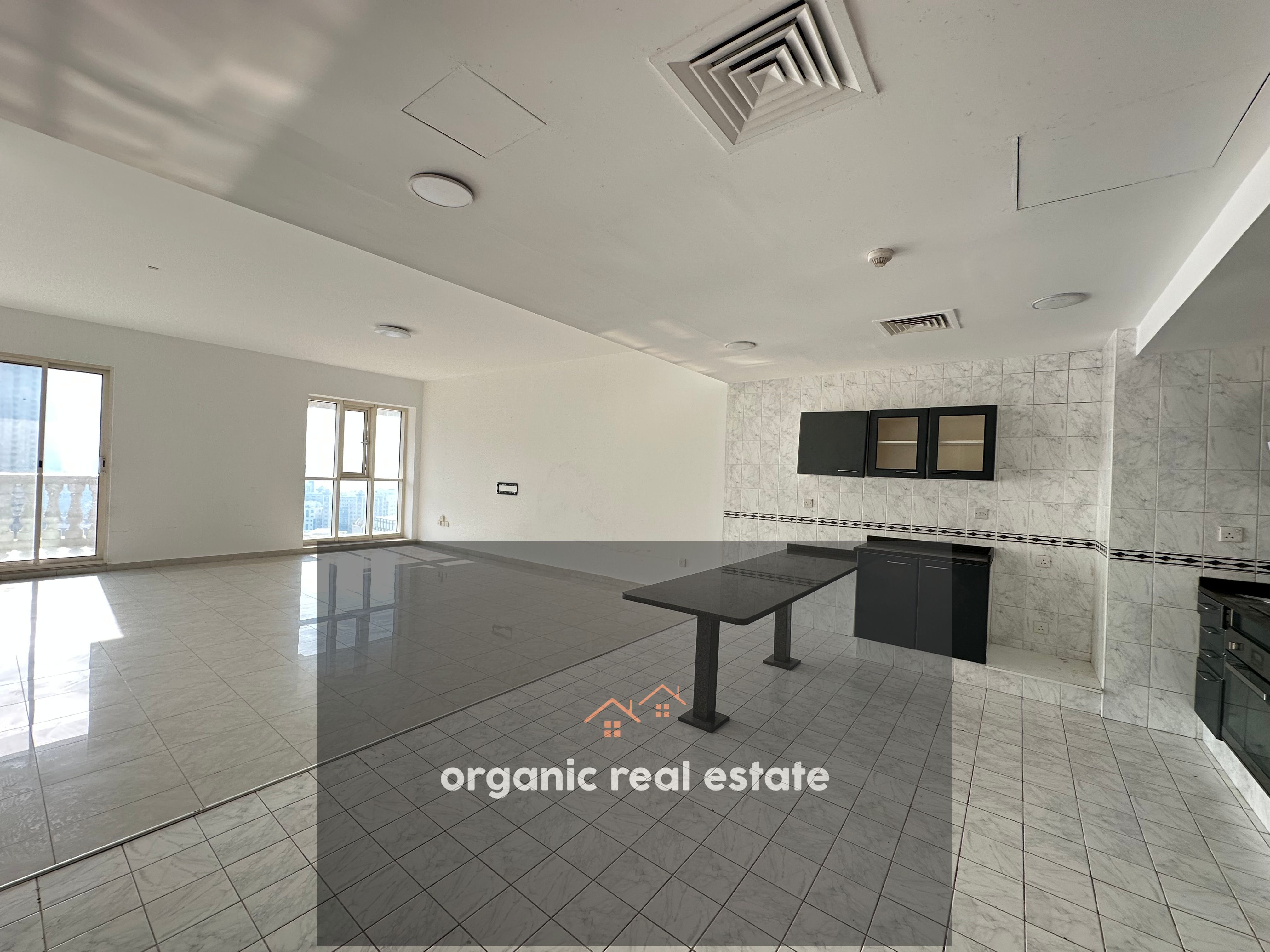 Luxury 2bhk Ac free +parking