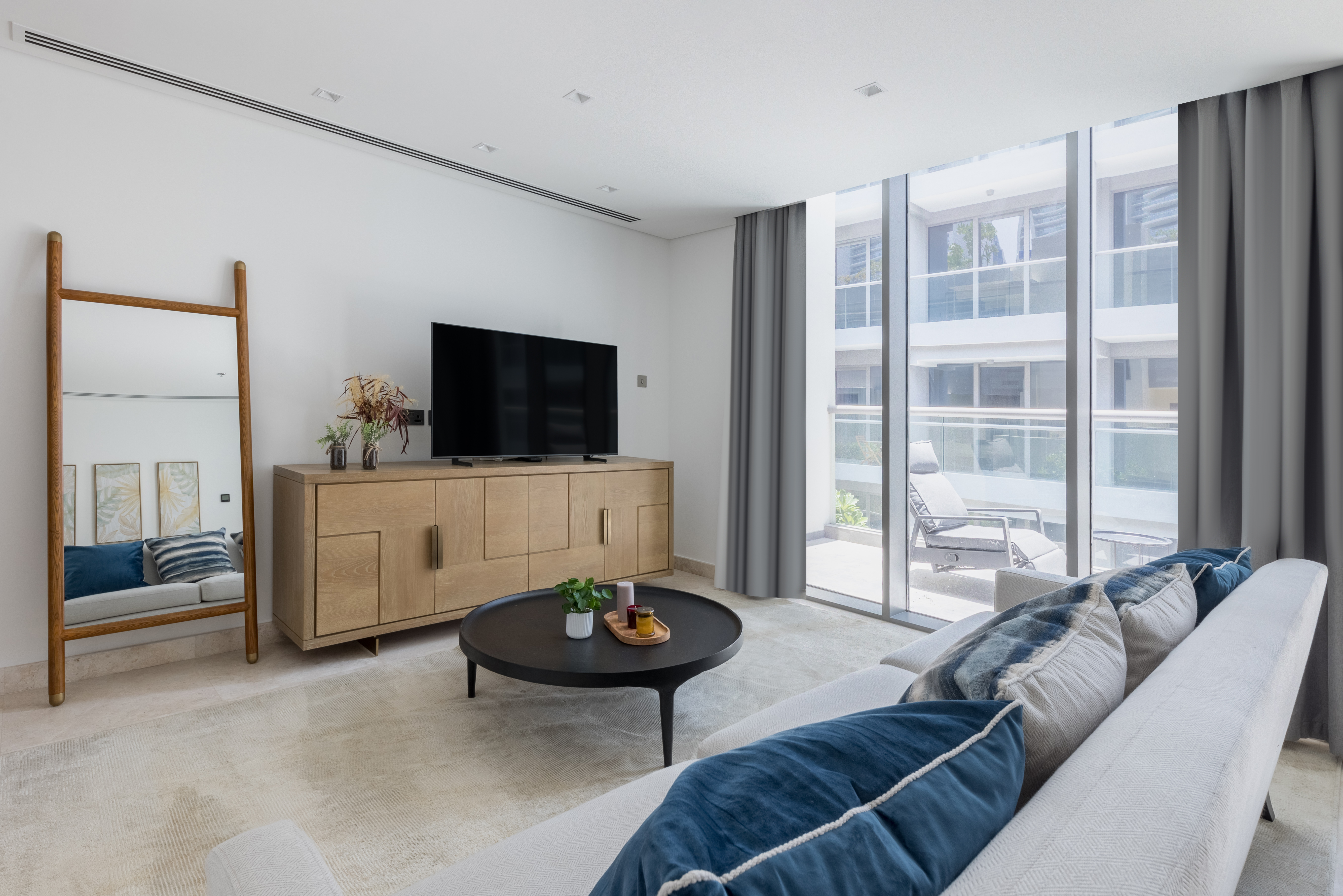 Amazing Apartment, The Sterling East Tower, Business Bay