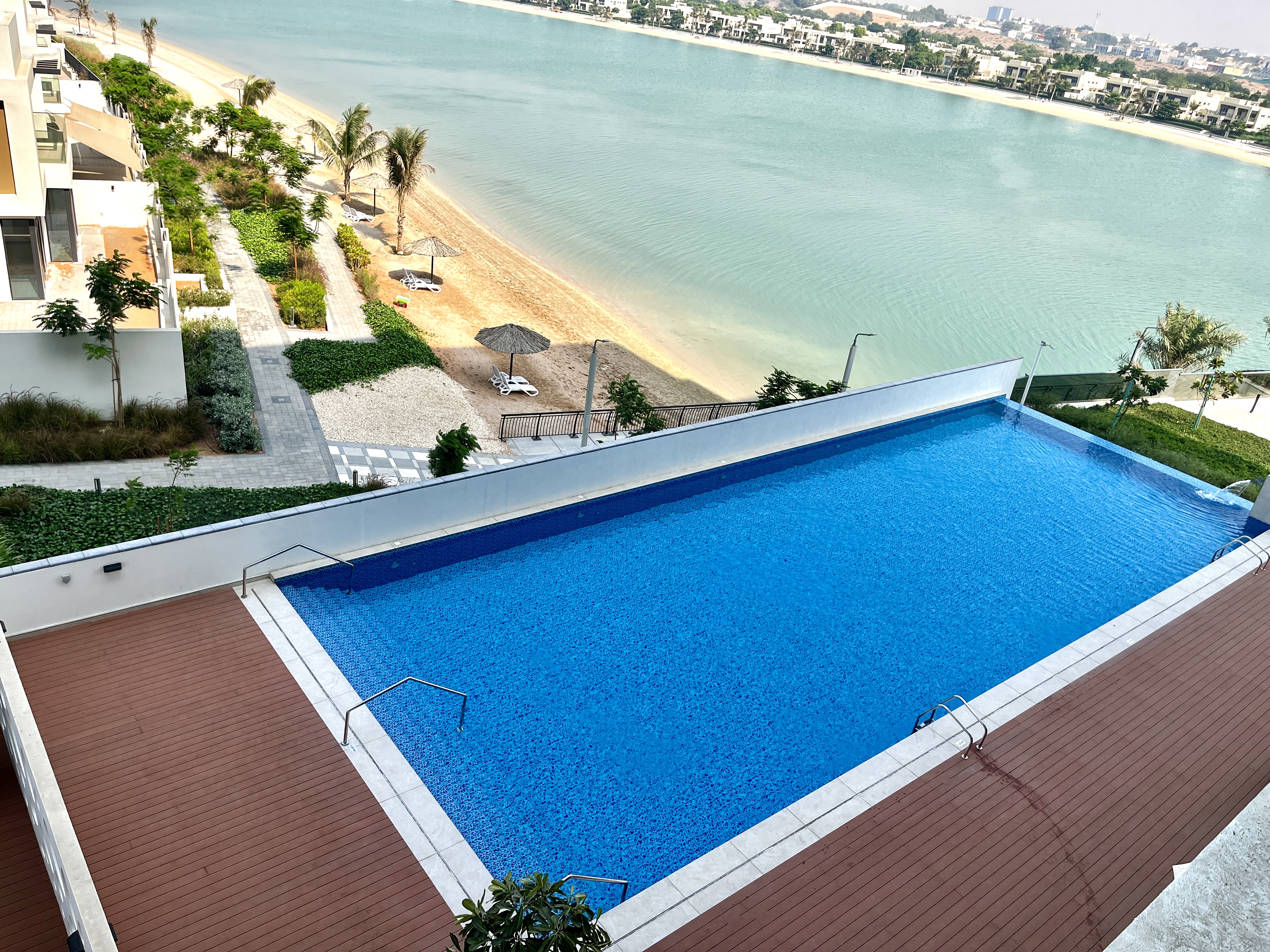 Marina & Resort Views – 1BHK Apartment in Gateway II