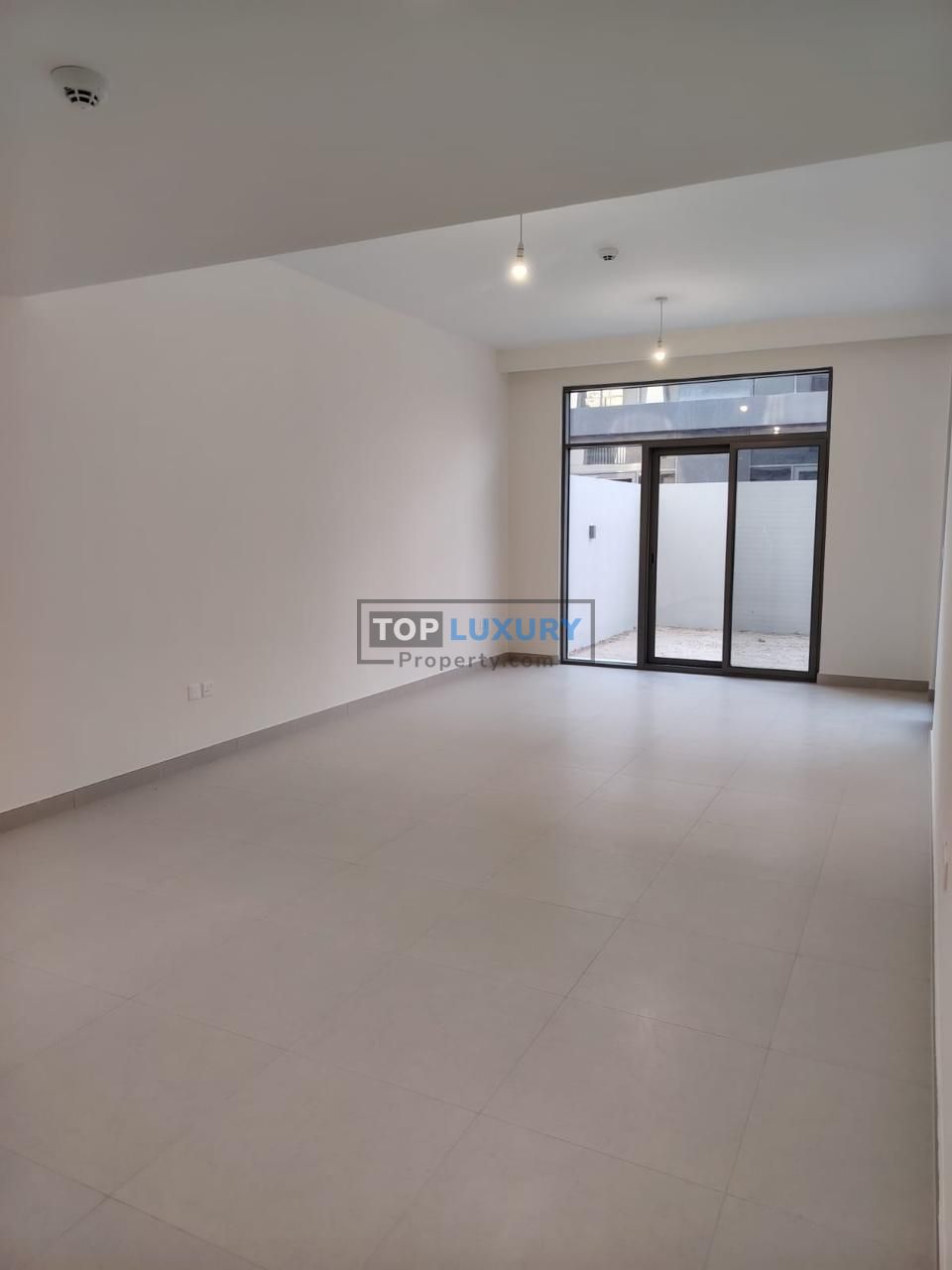 VACAN | MOVE IN READY | BRAND NEW