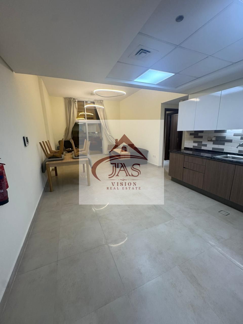 BRAND NEW | FURNISHED | CHILLER FREE