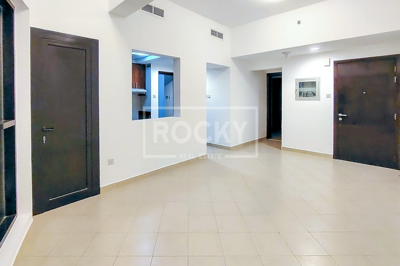 Spacious Layout | Vacant Unit | Prime Location