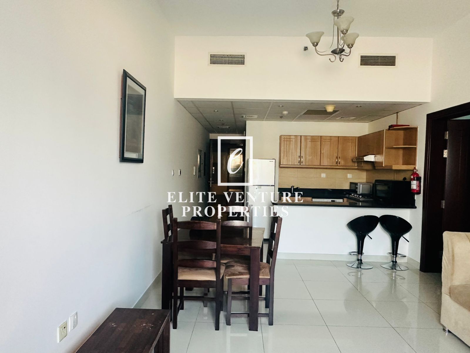 FULLY FURNISHED | VACANT | CANAL VIEW