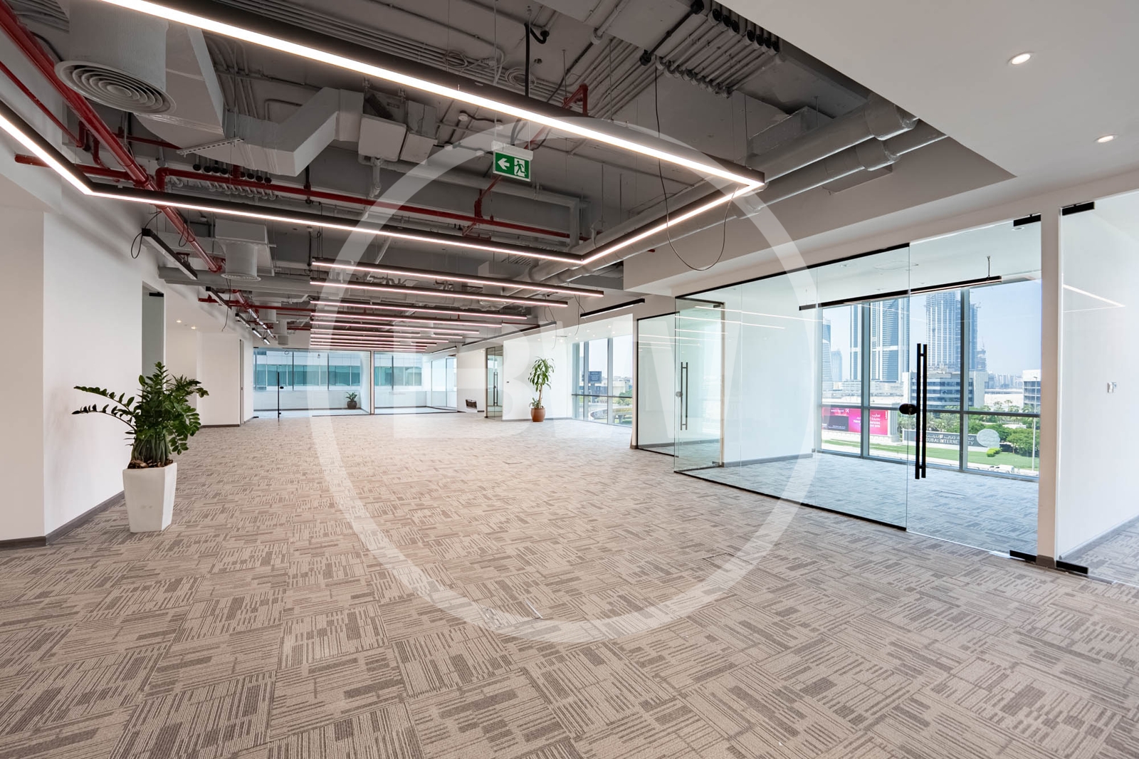 READY TO MOVE | NEW PREMIUM FIT OUT | 5 PARKING