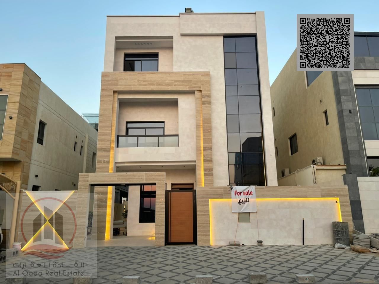 For sale, a villa in Al Yasmeen, 7 master bedrooms, a living room, a hall, and a maid's room, freehold for all nationalities (electricity + water)