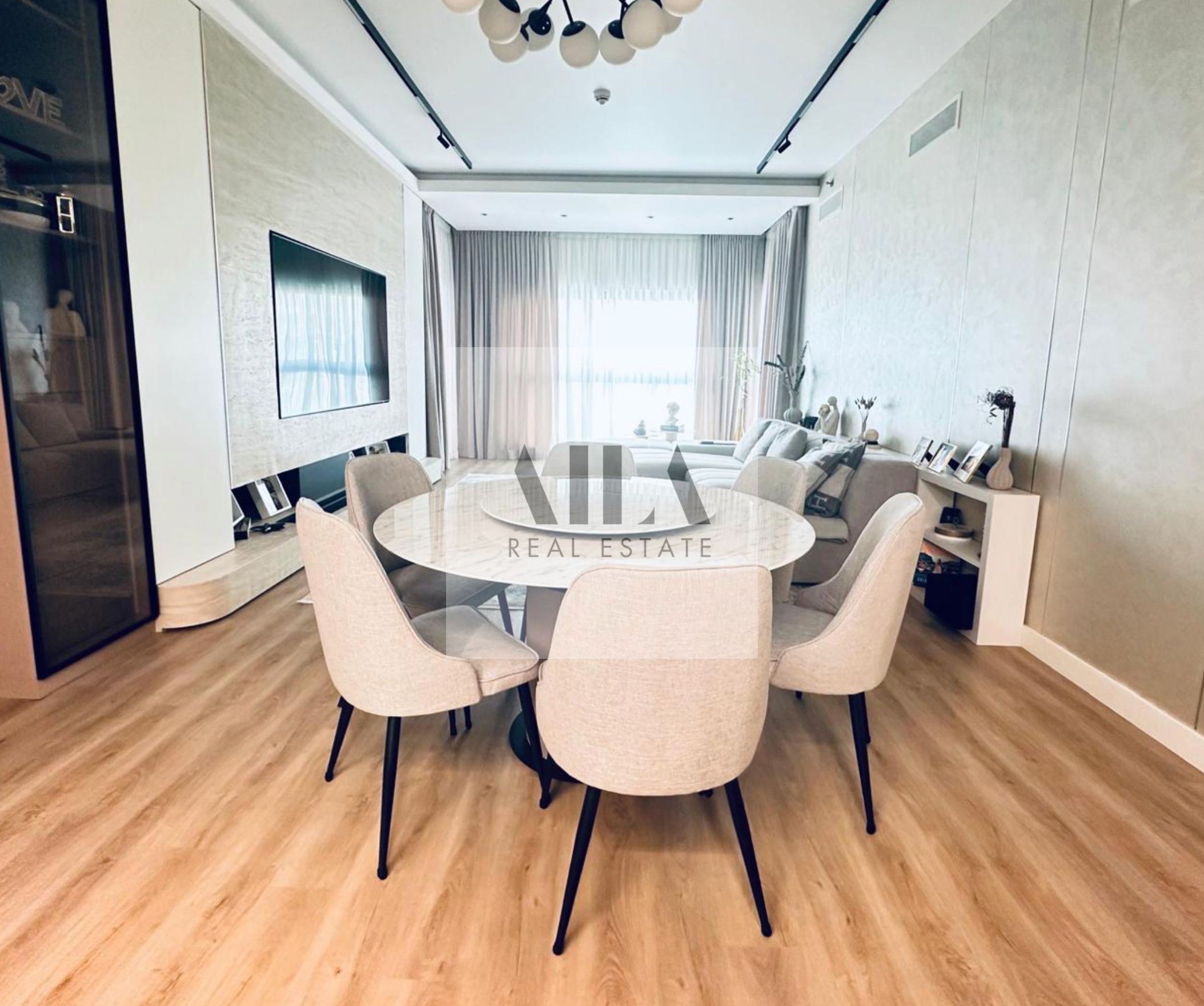 Fully renovated and furnished 3 bedrooms