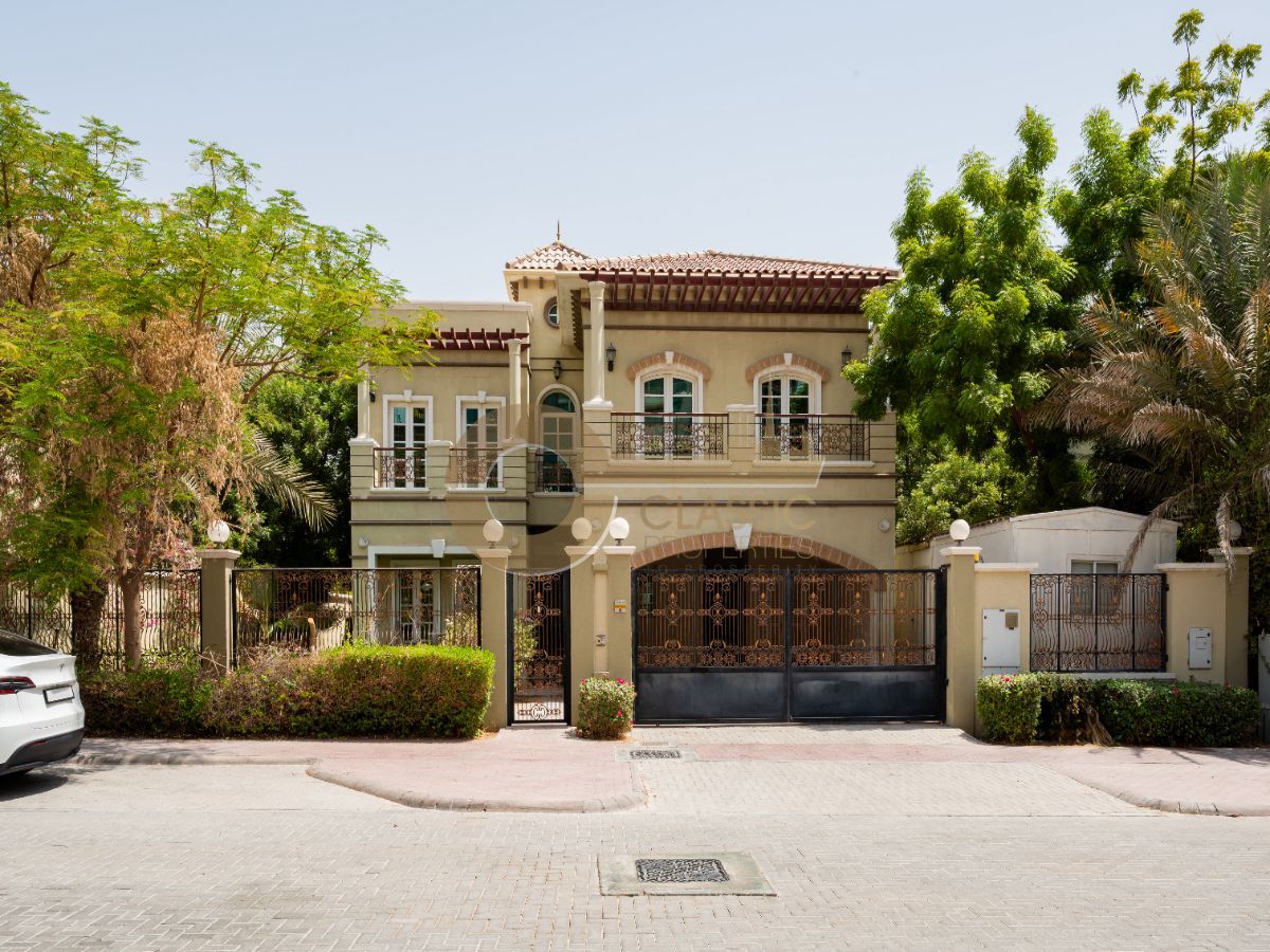 Luxury 5 Bedroom Furnished Villa | Maids Room