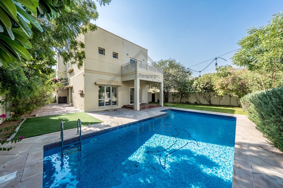 Vacant Now| Private Pool | Back to Back