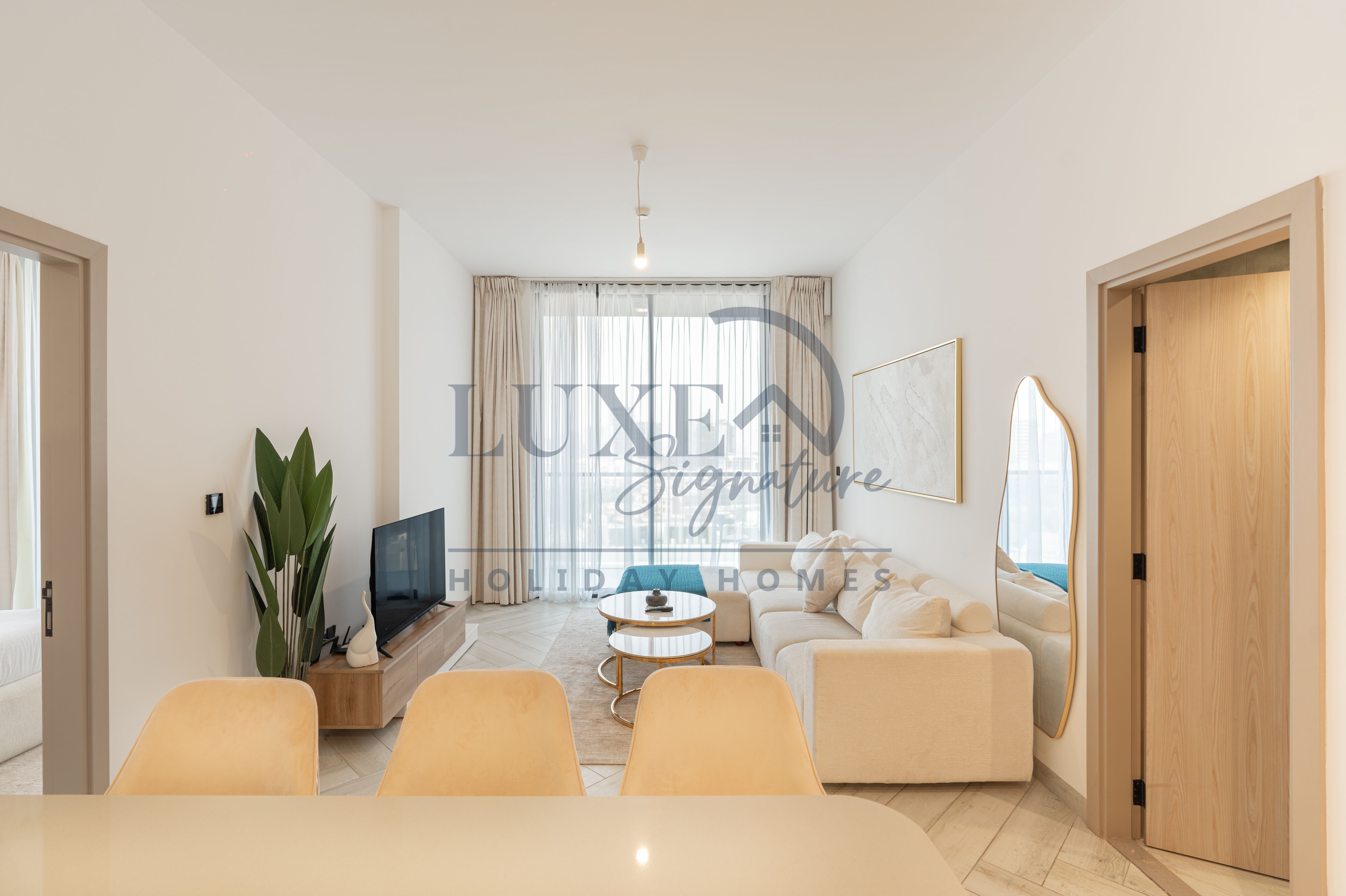 LAVIOUSHLY FURNISHED 1BHK || READY TO MOVE IN || DOUBLE BALCONY