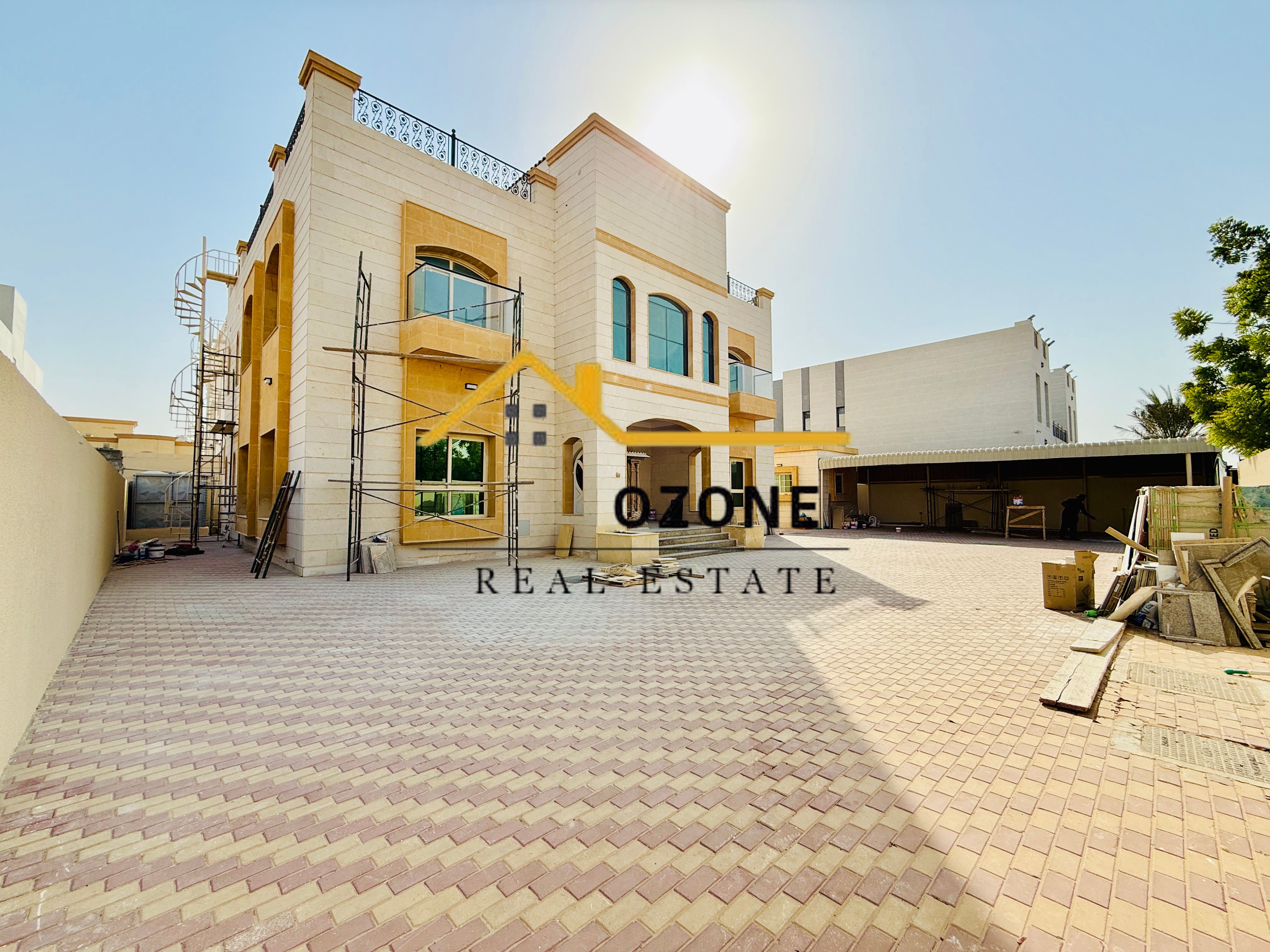 Luxurious huge size 5 bedroom villa fully renovated with cupboards maid bedroom separate majlis