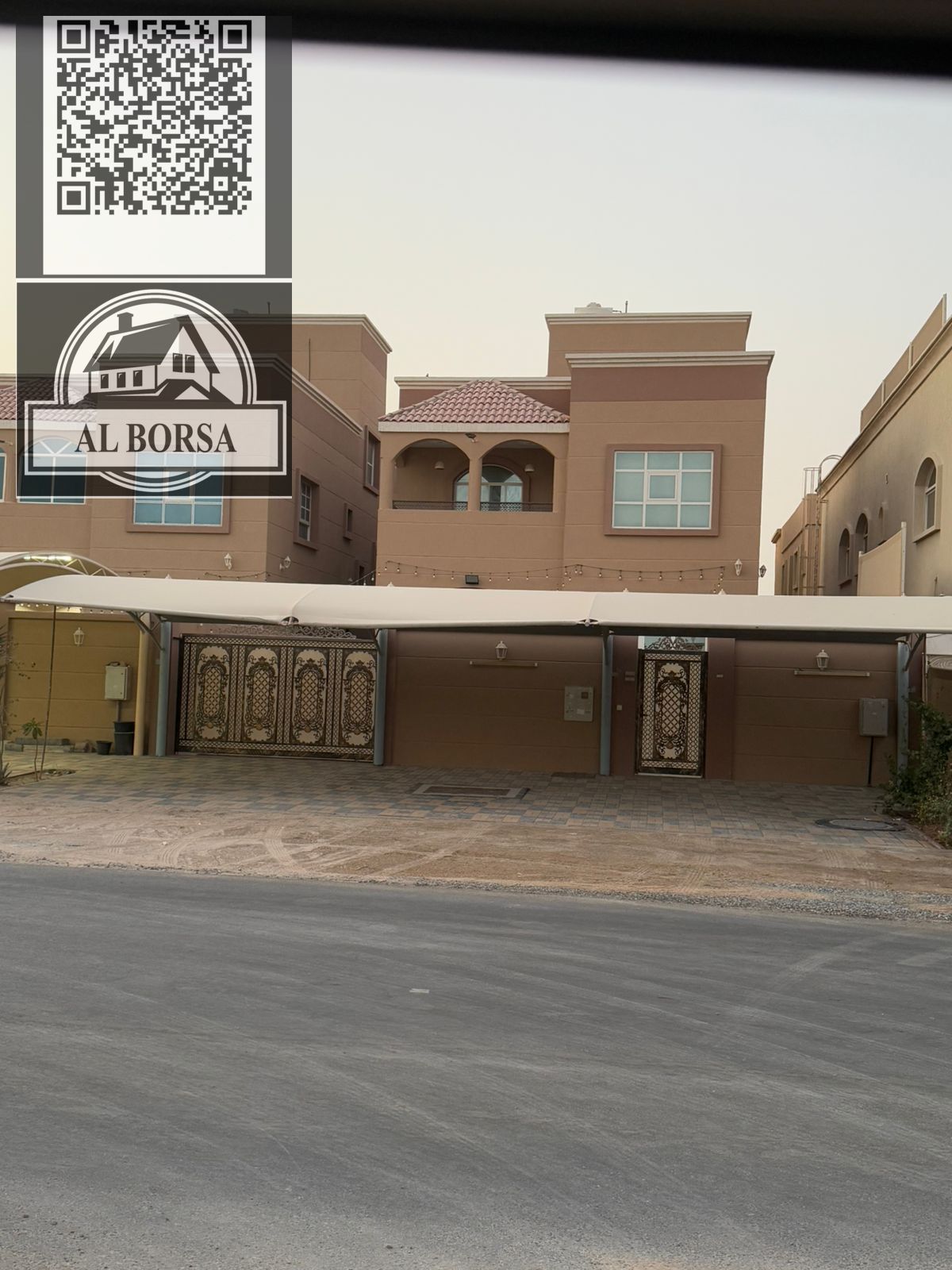 For sale, a residential investment villa, 5 rooms, a maid's room, a hall, and a council