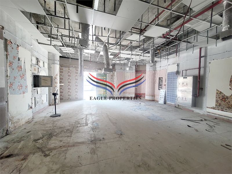 Great Location I Hot Offer I Capacious Shop