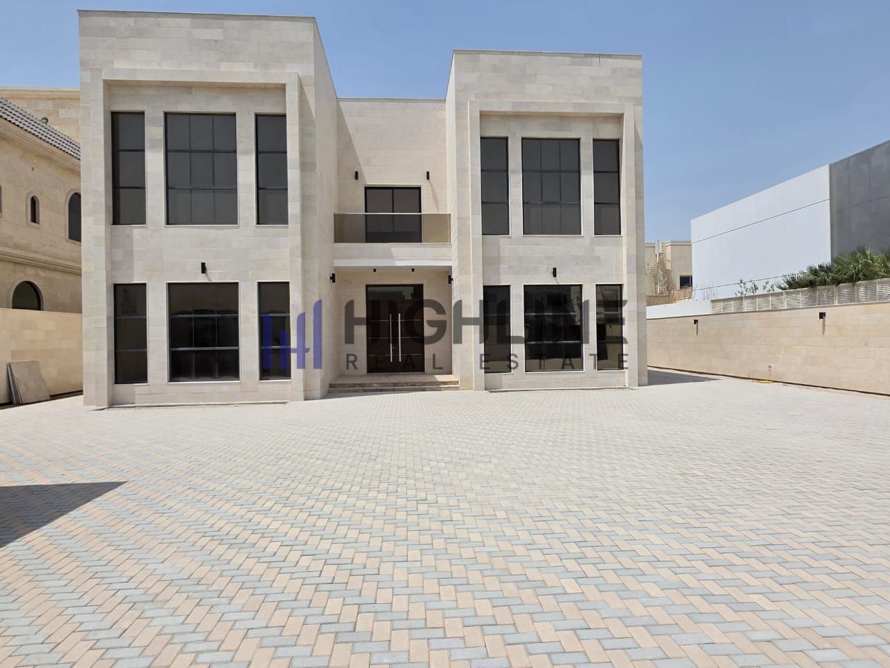Luxury Modern 5-Bedroom Villa with Separate Service Block