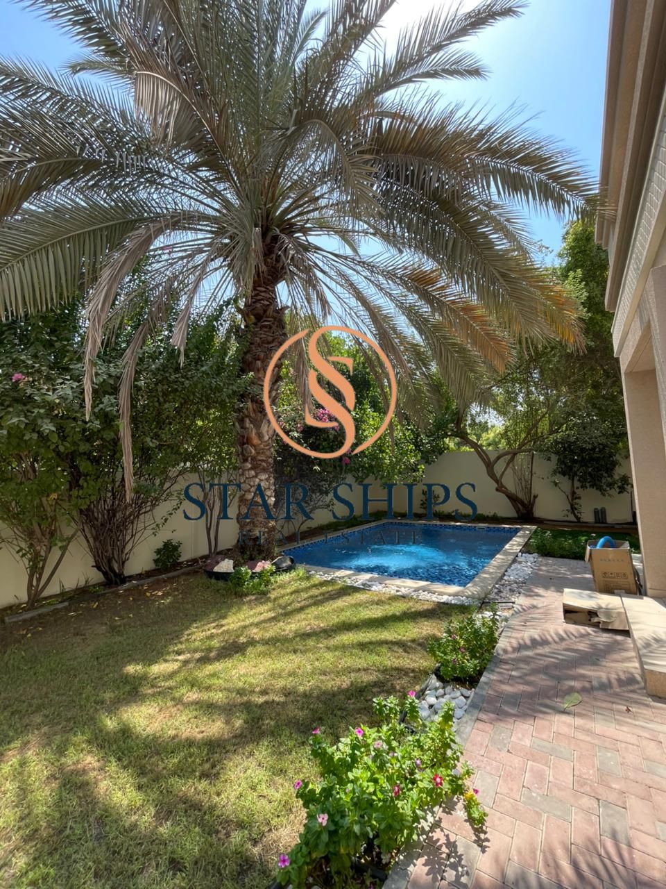 Luxurious 5-Bedroom Corner Plot Villa | Private Pool | Landscaped Garden Property