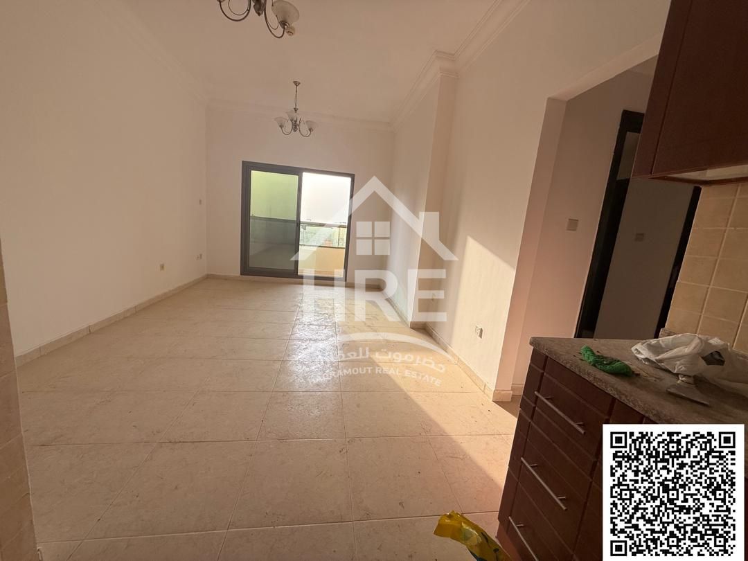 Spacious apartment with private balcony and parking in a fully equipped complex in Emirates City
