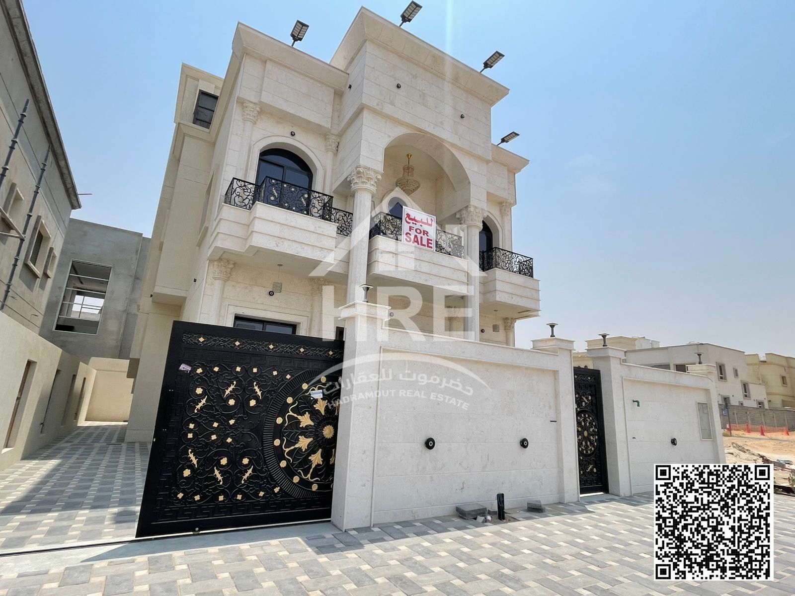 Stone facade, maid's room, covered parking and stunning views in Al Zahia