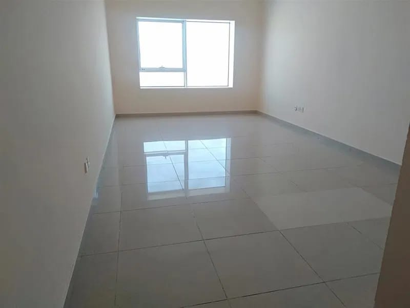 SEPARATE STUDYO FOR COUPLES AND EXECUTIVES READY TO MOVE 28K 6 CHEQUES EASY ACCESS TO RTA BUS F-22 F24