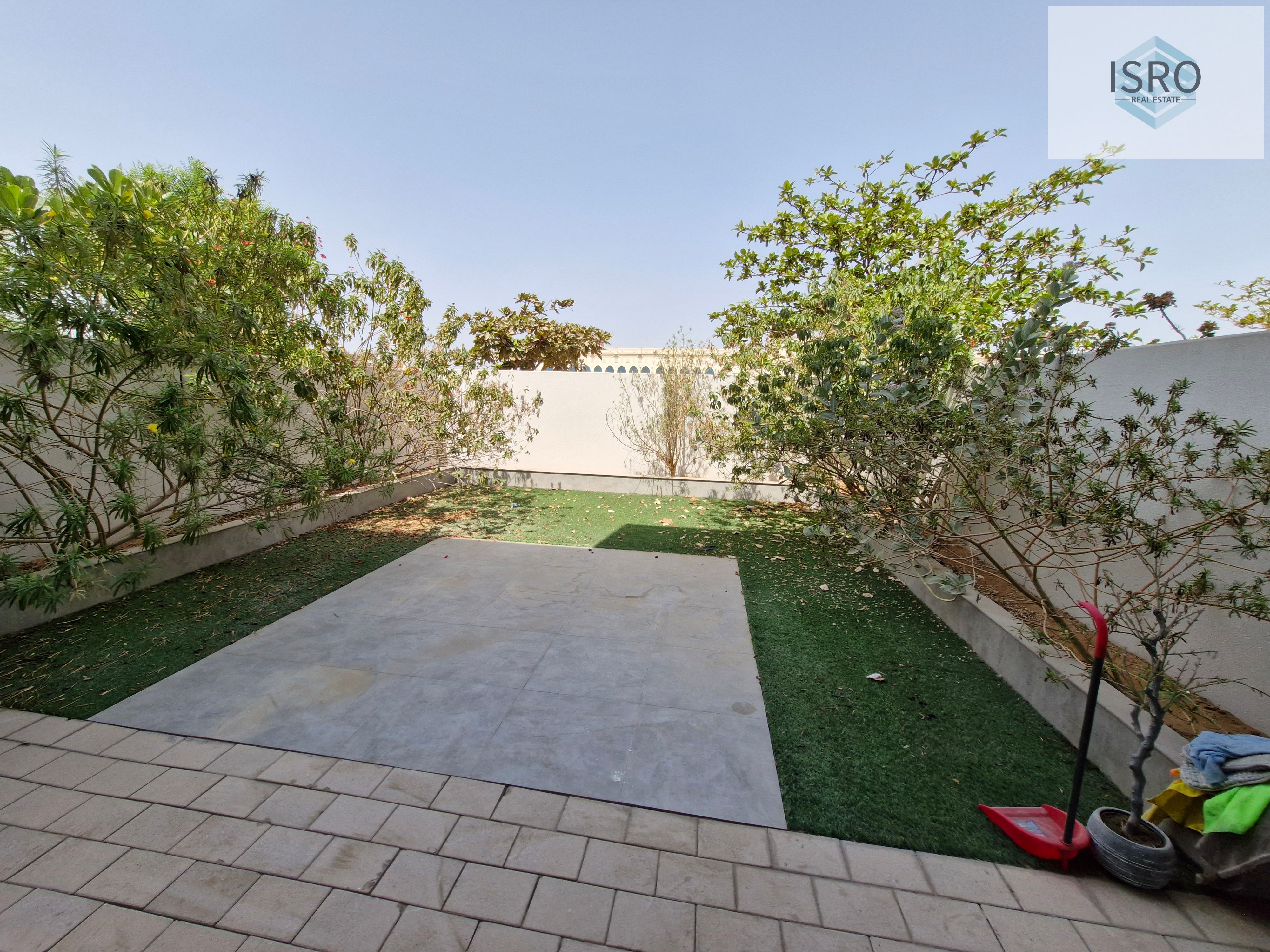 Single row spacious 3br townhouse in Zahia