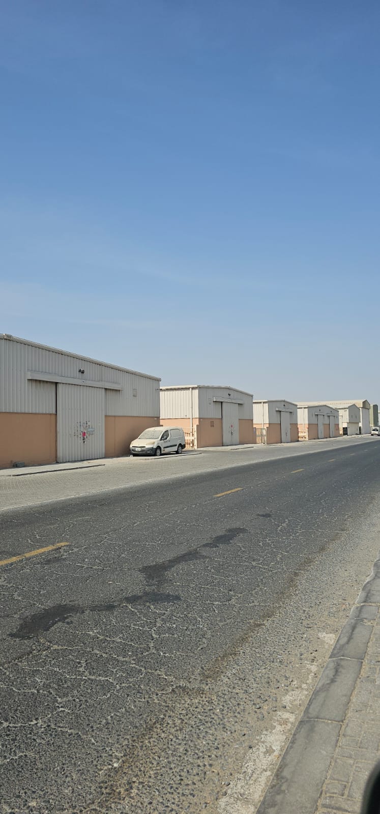 Rent for Warehouse in industrial area 18 - 2000 Sqft &4000 SQFT easy to Dubai road , emirates road ,Sheikh Mohamed Bin Zayed Road | Neat and Clean|